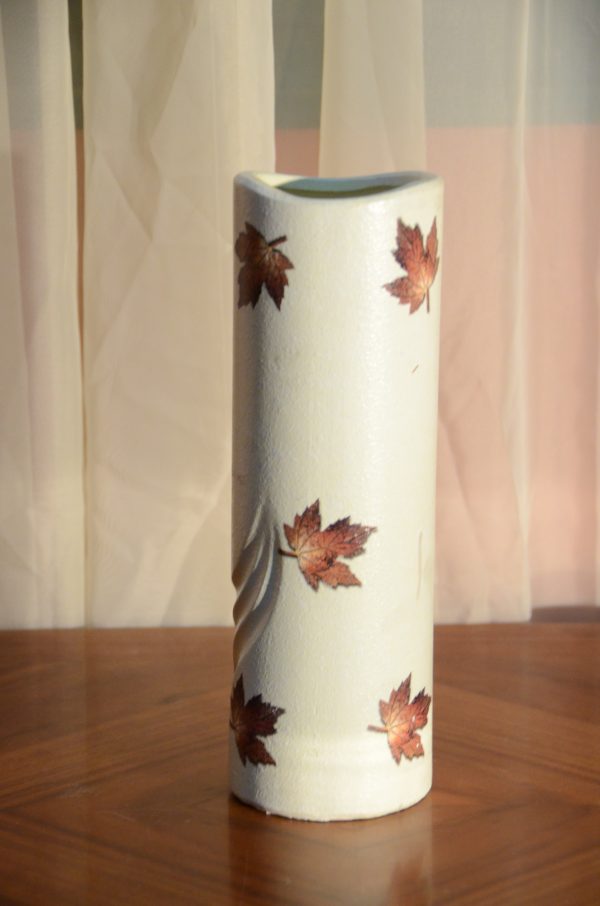 Keramička bijela vaza